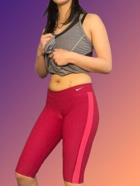 Nike Dri-FIT Bold Pink Capri Leggings - Vintage Athletic Workout Pants Size S
